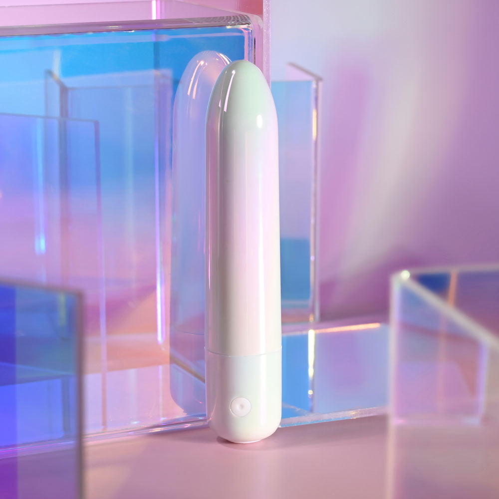 Evolved EASY DOES IT - Pearlescent White 10 cm USB Rechargeable Bullet - EN-RS-4530-2