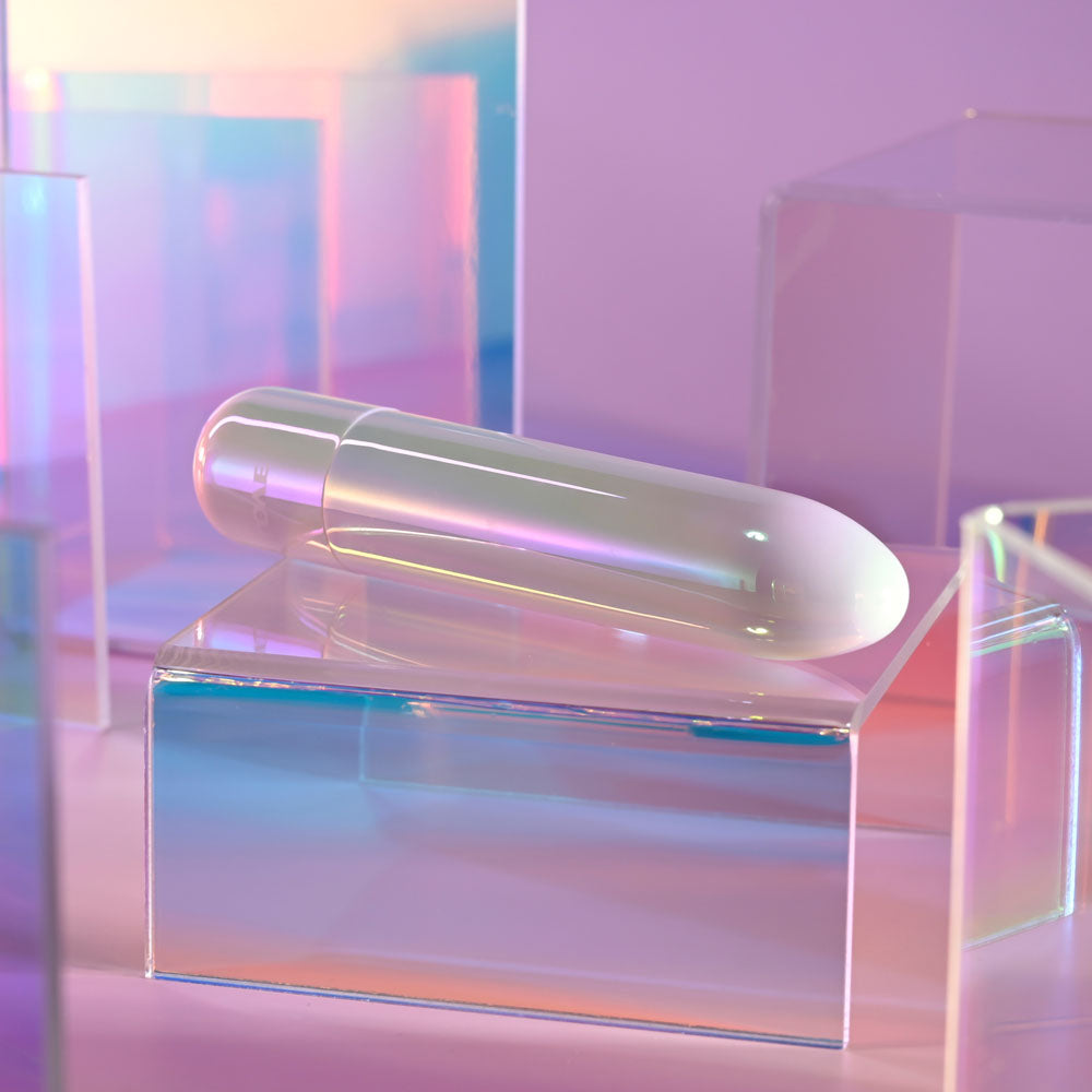 Evolved EASY DOES IT - Pearlescent White 10 cm USB Rechargeable Bullet - EN-RS-4530-2