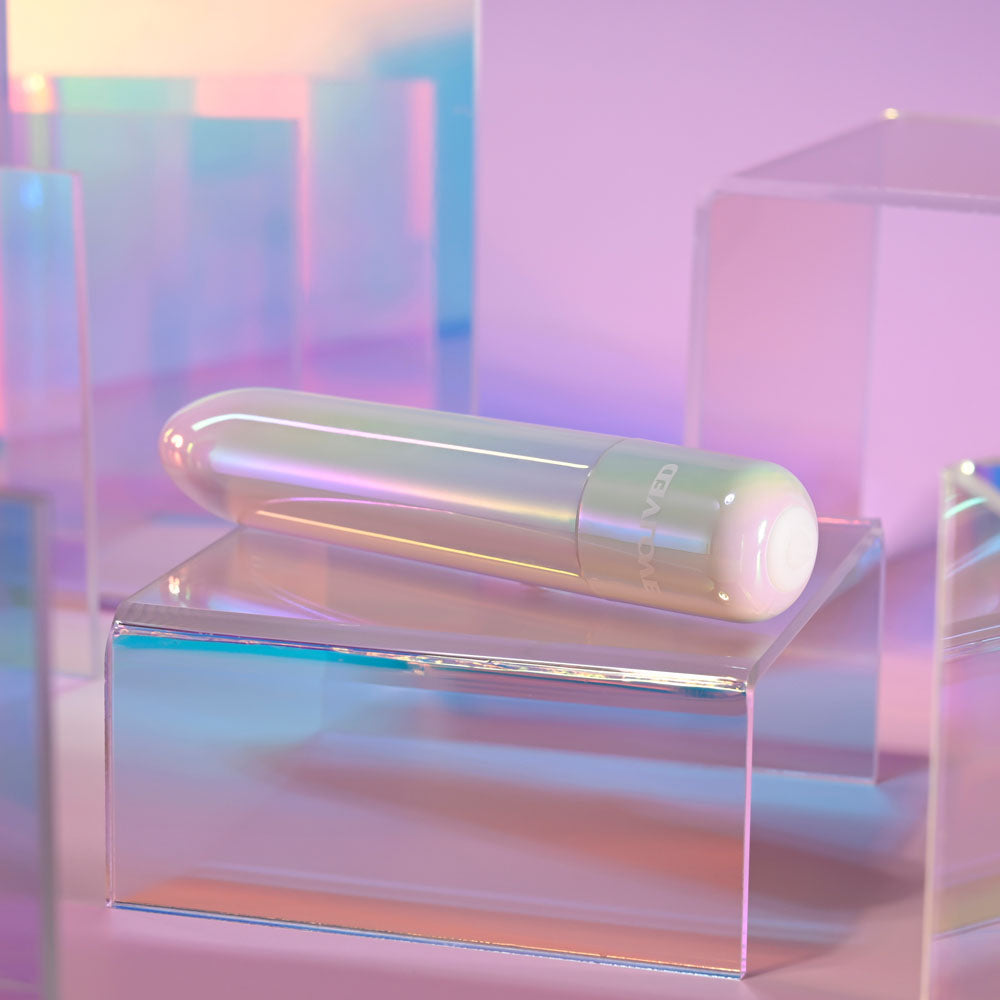 Evolved EASY DOES IT - Pearlescent White 10 cm USB Rechargeable Bullet - EN-RS-4530-2