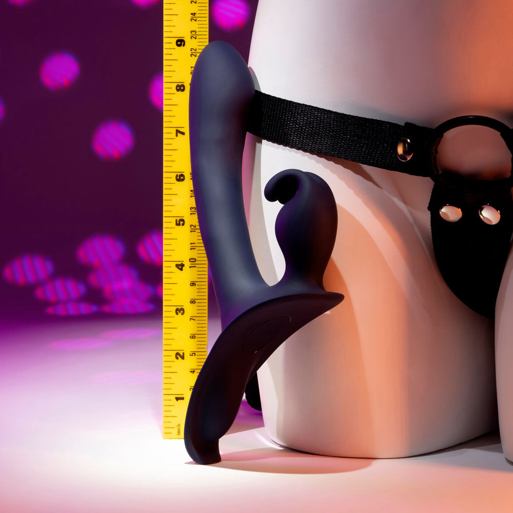 Evolved GIVING VIBES - Black 14.6 cm USB Rechargeable Vibrating Strap-On with Remote - EN-RS-6046-2