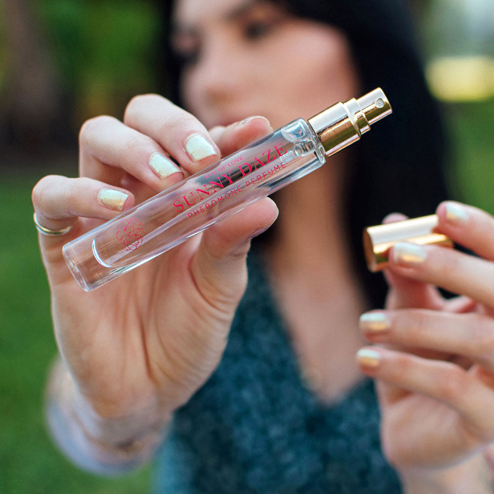 Eye Of Love Love In Bloom Sunny Daze Pheromone Perfume - 10ml - Floral & Citrus Scented Pheromone Parfum for Women to attract Men - 10 ml Spray - EOL-P-83