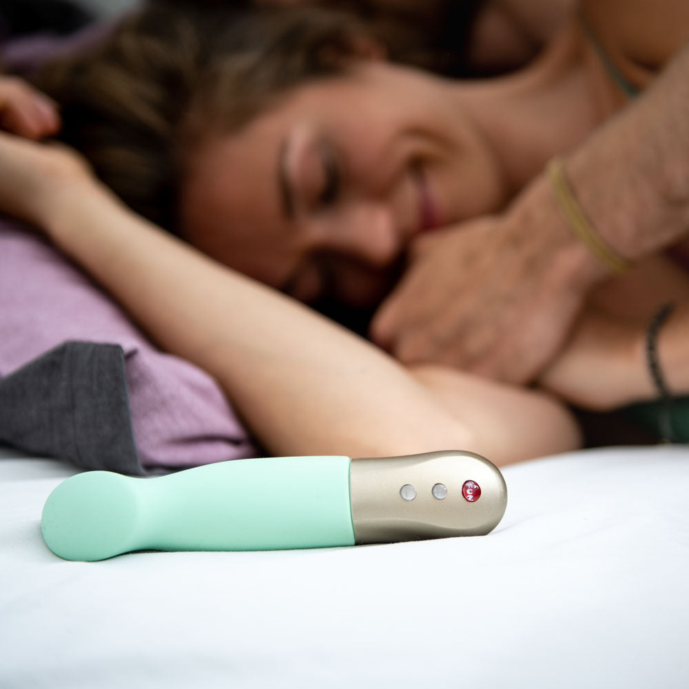 Fun Factory SUNDAZE pistachio - Pistachio Green 17.5 cm USB Rechargeable Thrusting Vibrator - FF000887LG01