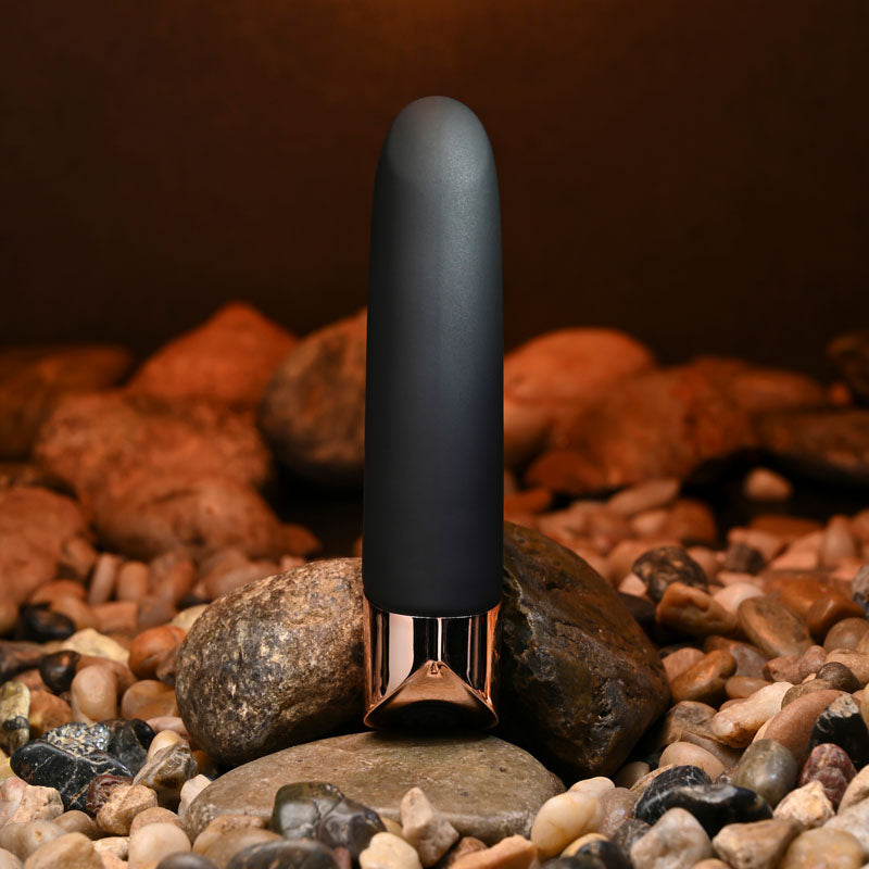 Gender X THE GOLD STANDARD - Black/Rose Gold 10 cm USB Rechargeable Bullet - GX-RS-1072-2