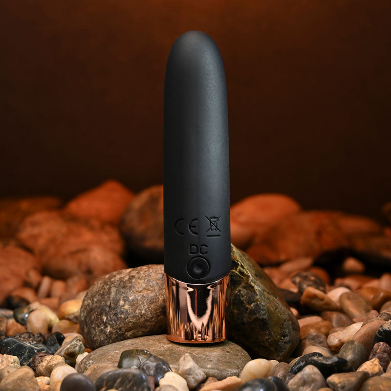 Gender X THE GOLD STANDARD - Black/Rose Gold 10 cm USB Rechargeable Bullet - GX-RS-1072-2