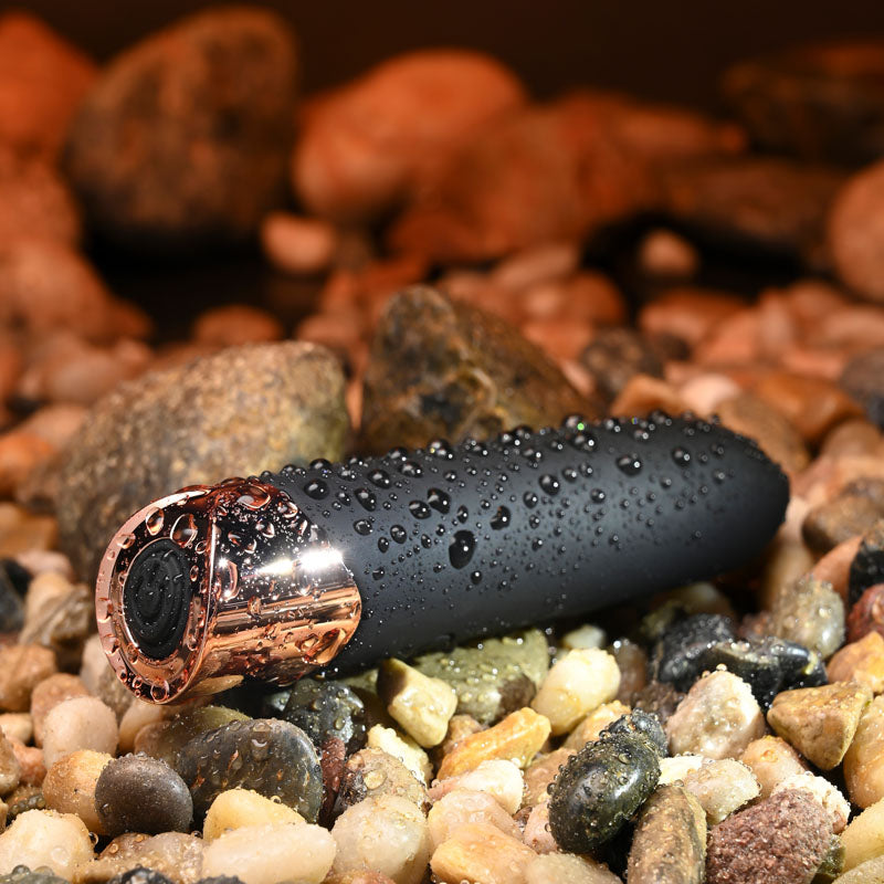 Gender X THE GOLD STANDARD - Black/Rose Gold 10 cm USB Rechargeable Bullet - GX-RS-1072-2
