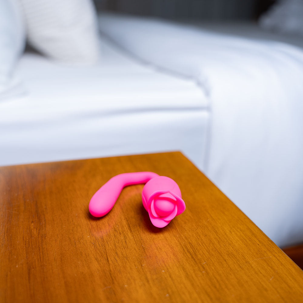 Maia MEADOW - Pink 14 cm USB Rechargeable Flower Stimulator - MA23-09