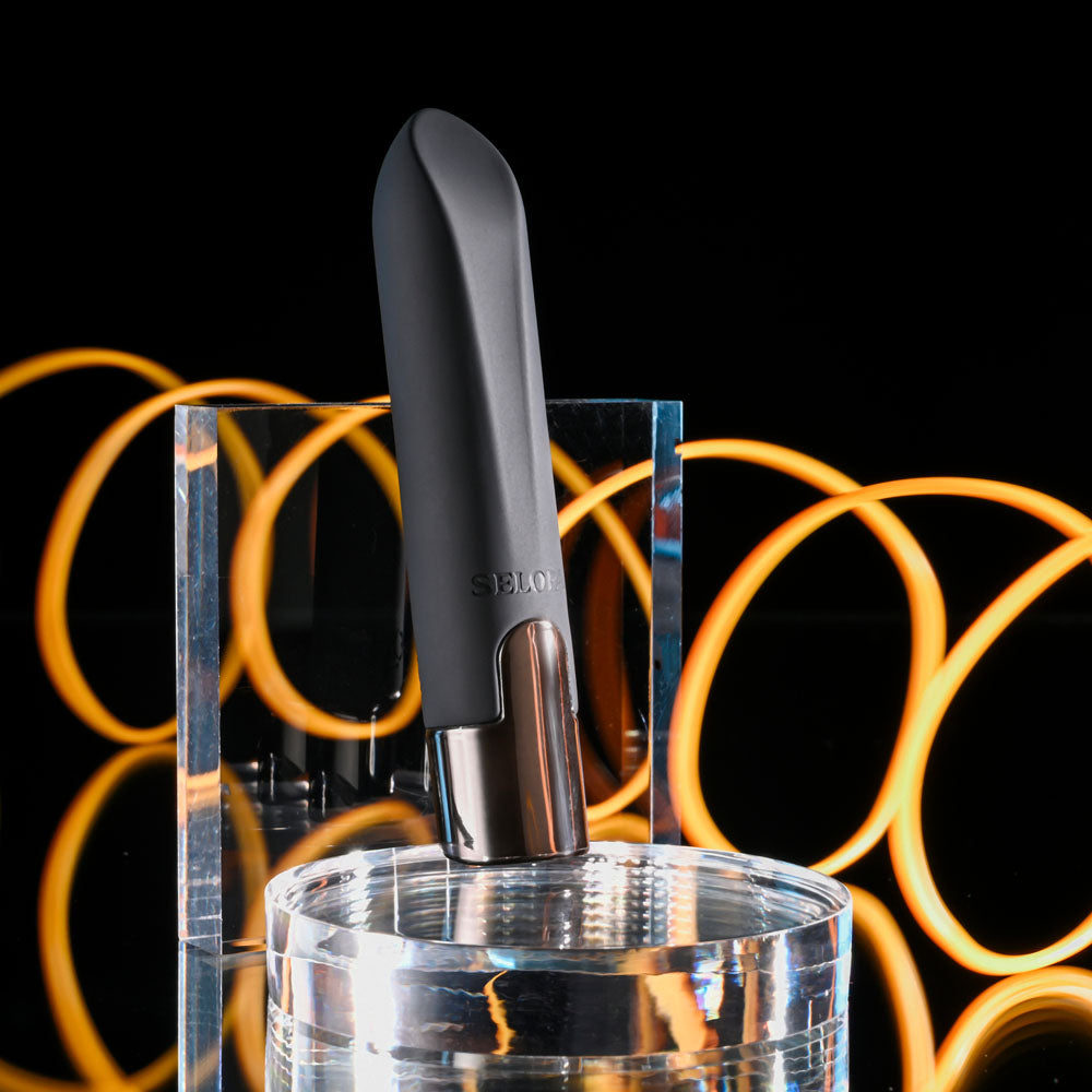 Selopa LITTLE BUDDY - Black 11.1 cm USB Rechargeable Vibrating Bullet - SL-RS-5209-2