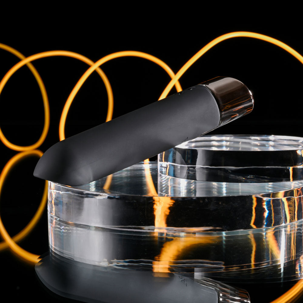 Selopa LITTLE BUDDY - Black 11.1 cm USB Rechargeable Vibrating Bullet - SL-RS-5209-2